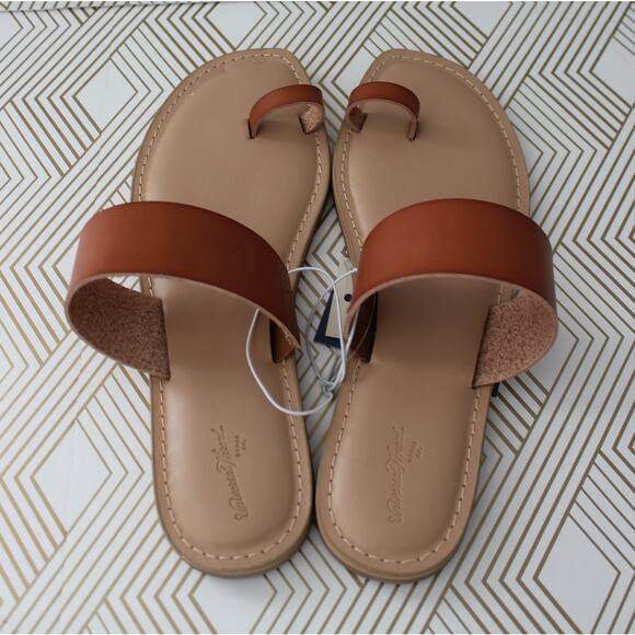 Universal Thread Womens Juno Toe Ring Flat Sandals Cognac Multisize NWOB - Picture 1 of 7